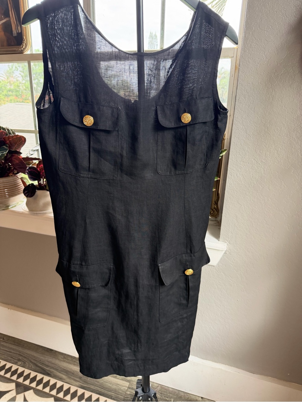 Bloomingdale’s 100% Linen Black Safari Utility Dress Gold Buttons Size 8